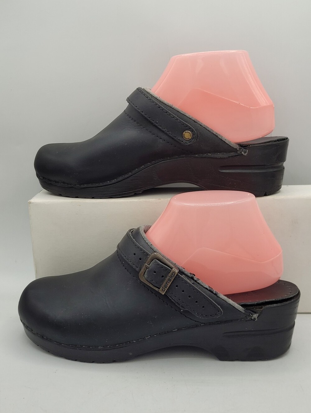 Dansko Ingid Clogs With convertible Stap Size 39 US Size  8.5 / 9